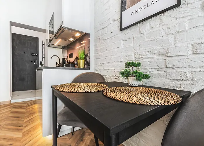 Wyjatkowe Gniazdko W Sercu Wroclawia Lägenhet